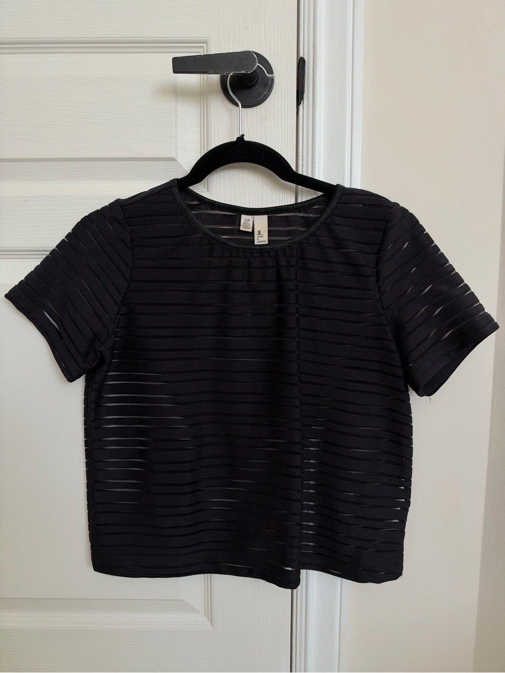 Women’s Black Short Sleeve Textured Crop Top